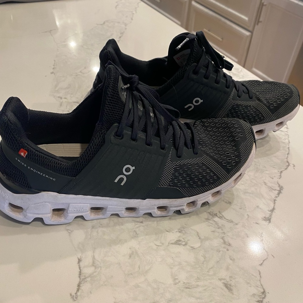 On Cloud shoes size women’s 8